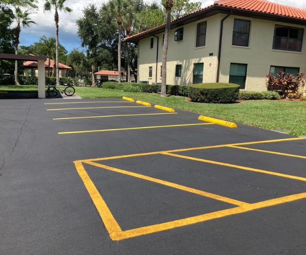 Parking Lot Sealcoating Largo